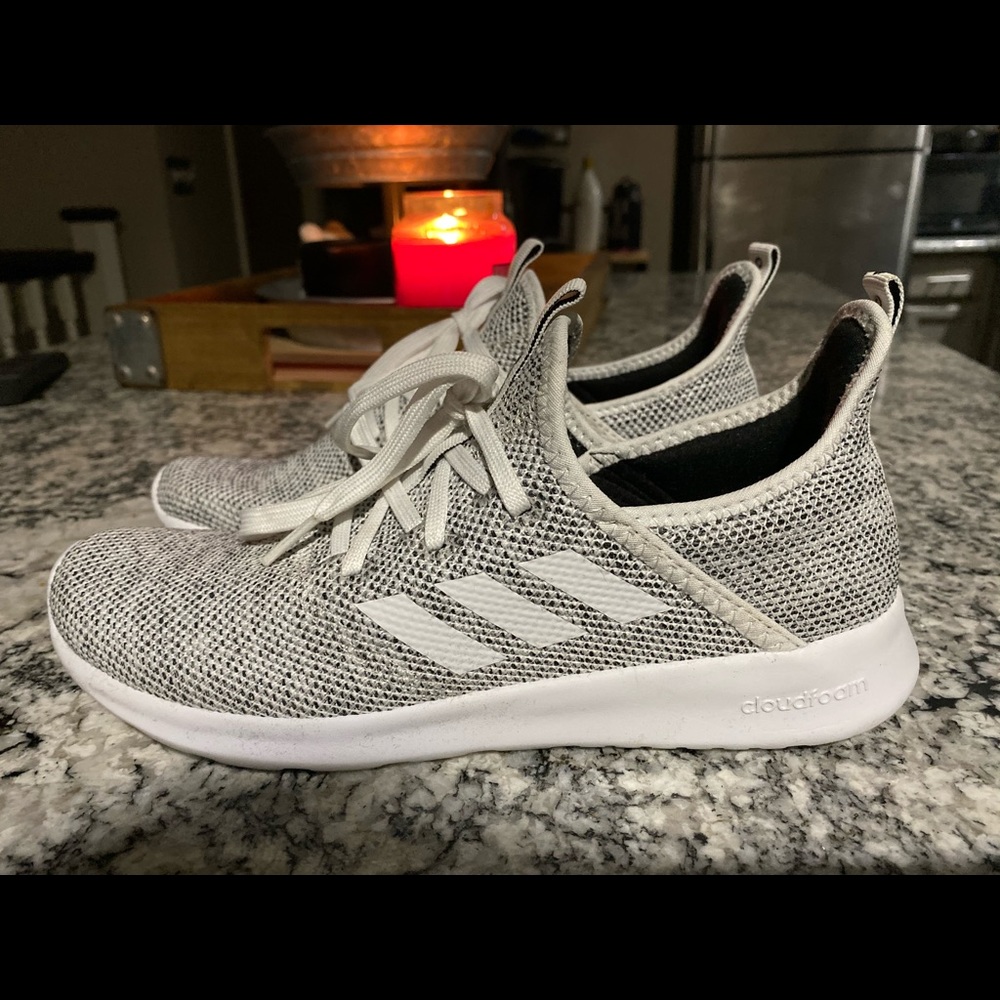 ❌ SOLD❌Adidas cloudfoam sneakers